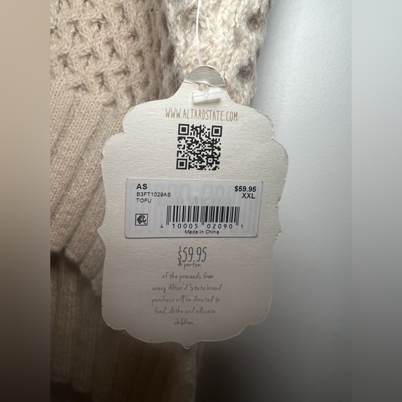 NWT ‘Altar’d State’ Cable Knit V-Neck Sweater Vest - Picture 3 of 3